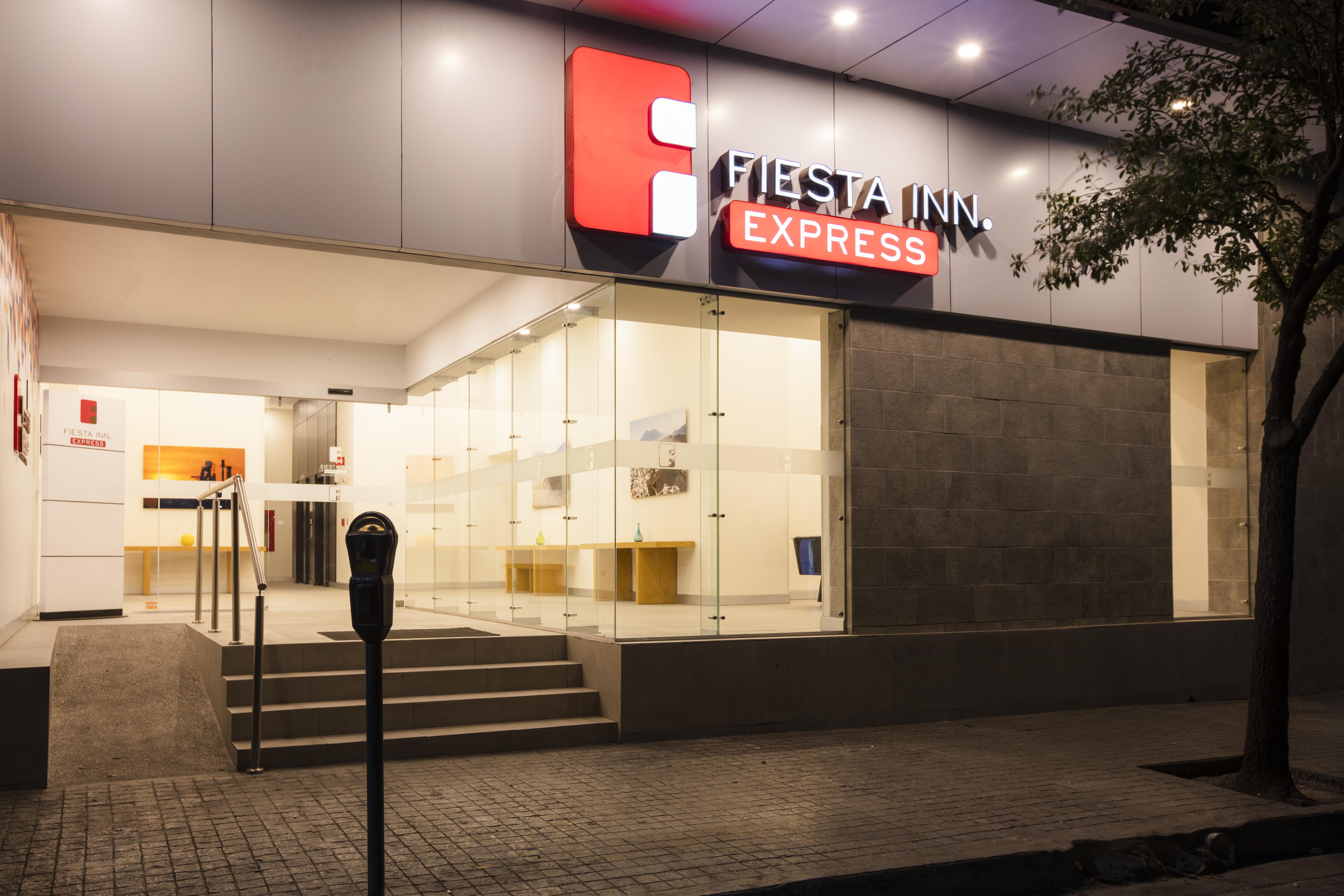 Fiesta Inn Express Monterrey Centro Exterior photo